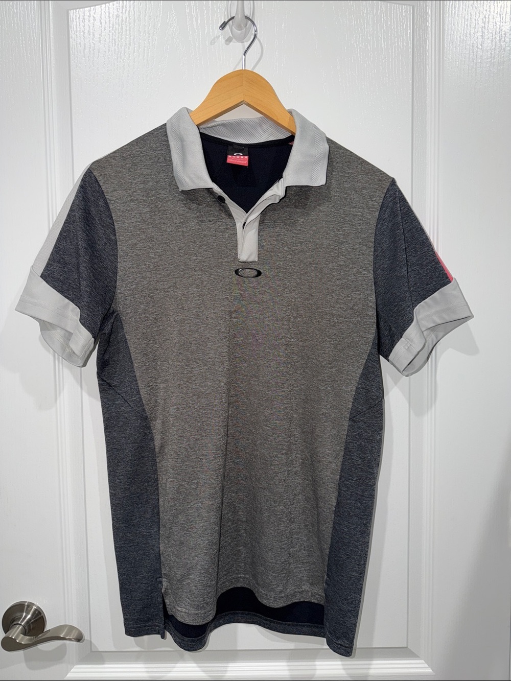 Oakley Men's Grey Contrast-Collar Performance Polo Bubba Watson golf polo
Small